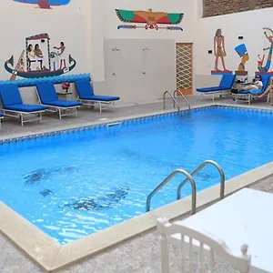 ** Otel Amon Mısır